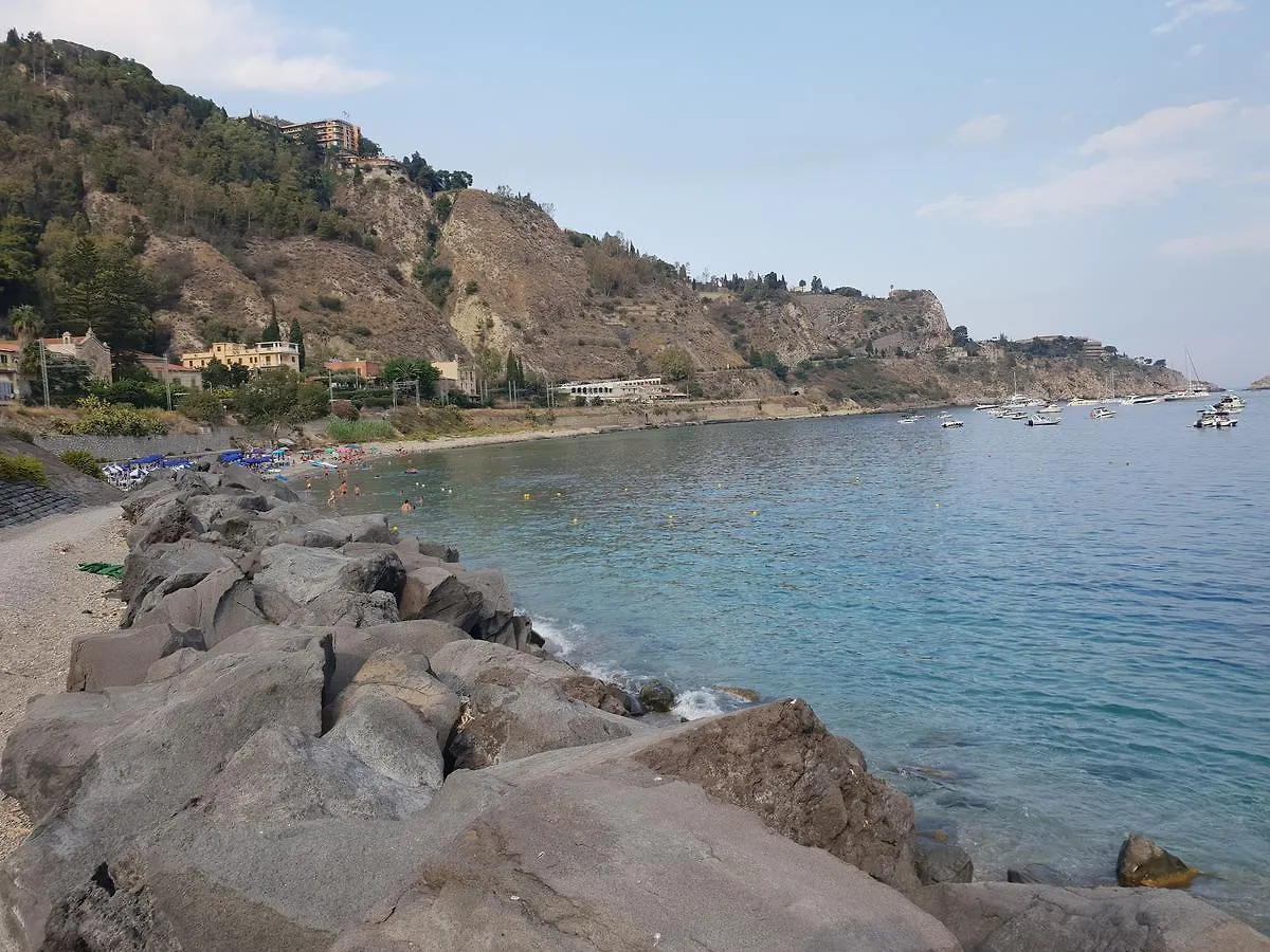 Th Luxury Rooms & Apartment Giardini Naxos